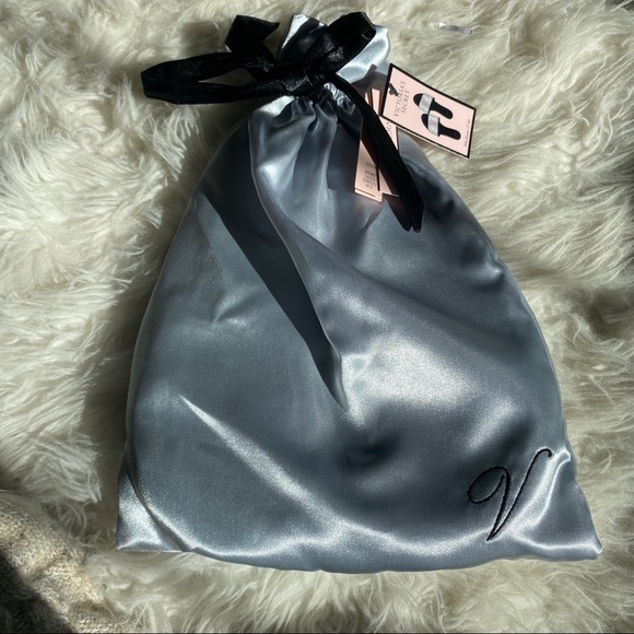 Victoria’s Secret Rhinestones Slippers Sandals - Picture 6 of 8